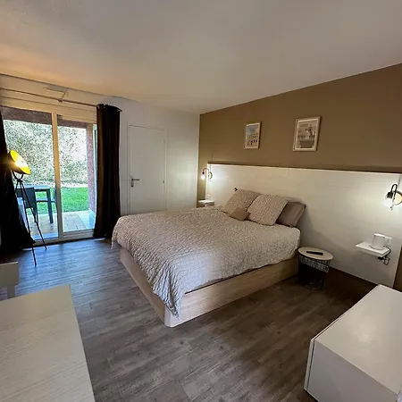 Ferienwohnung Nid Douillet Avec Terrasse Au Calme Arles Exterior foto